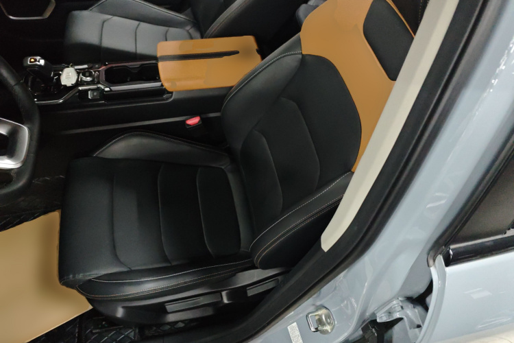 吉利汽车 吉利icon 2020款 1.5TD i6 BSG中控内饰19