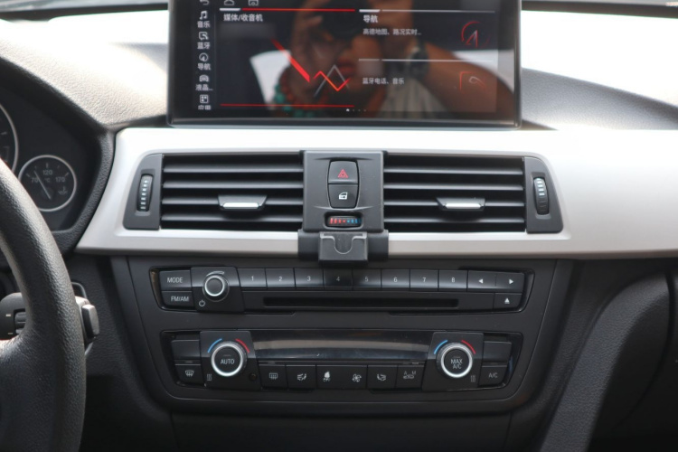 宝马3系 2015款 320Li 超悦版时尚型中控内饰7005