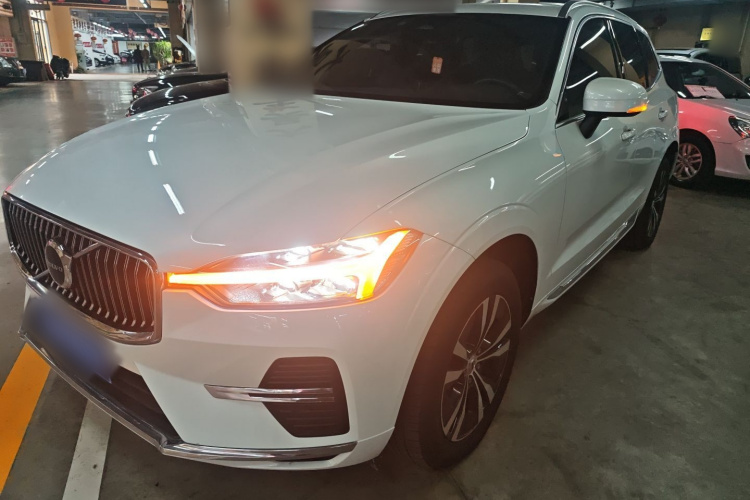 沃尔沃XC60 2024款 B5 四驱智逸豪华版车身外观1