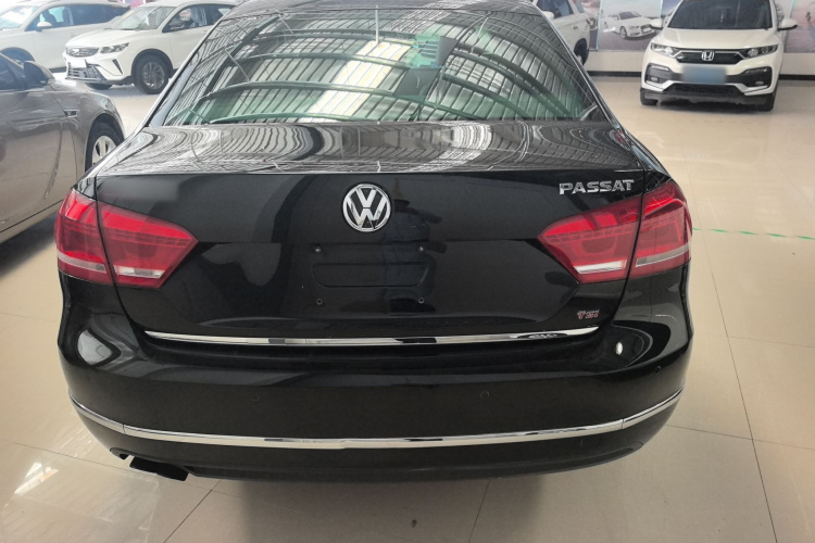 大众 帕萨特 2014款 2.0TSI DSG御尊导航版车身外观6