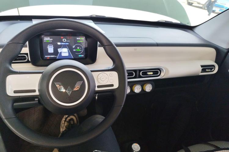 五菱汽车 宏光MINIEV 2024款 第三代 215km 青春版中控内饰12