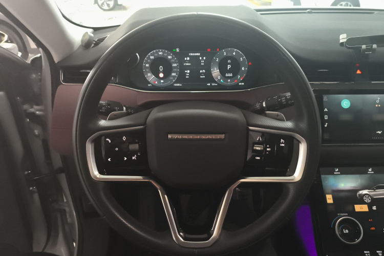 路虎 揽胜极光 2023款 极光L 249PS 豪华版中控内饰13