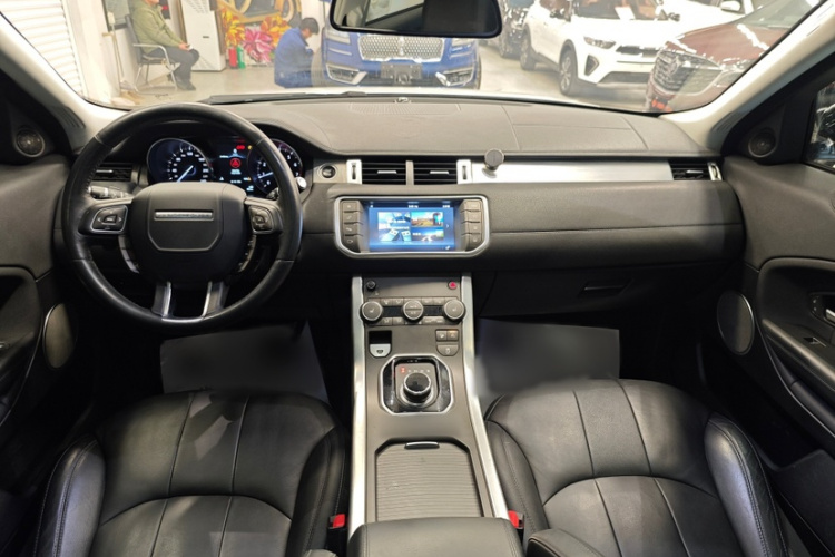 路虎 揽胜极光 2017款 2.0T SE 智耀版中控内饰7002