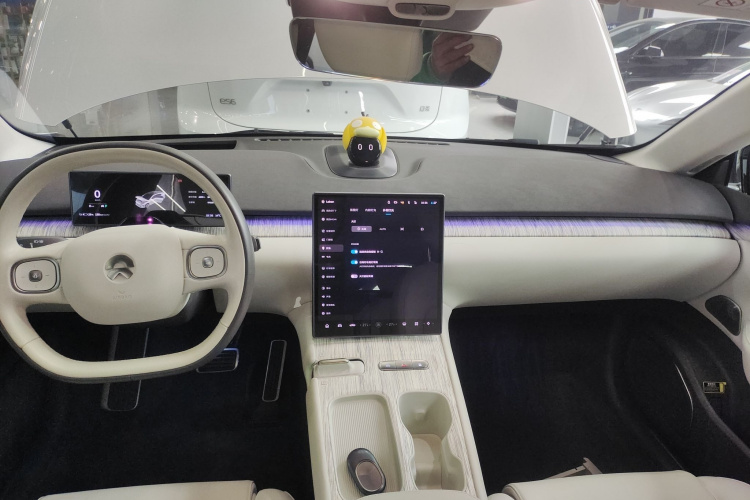 蔚来ET7 2022款 75kWh中控内饰12