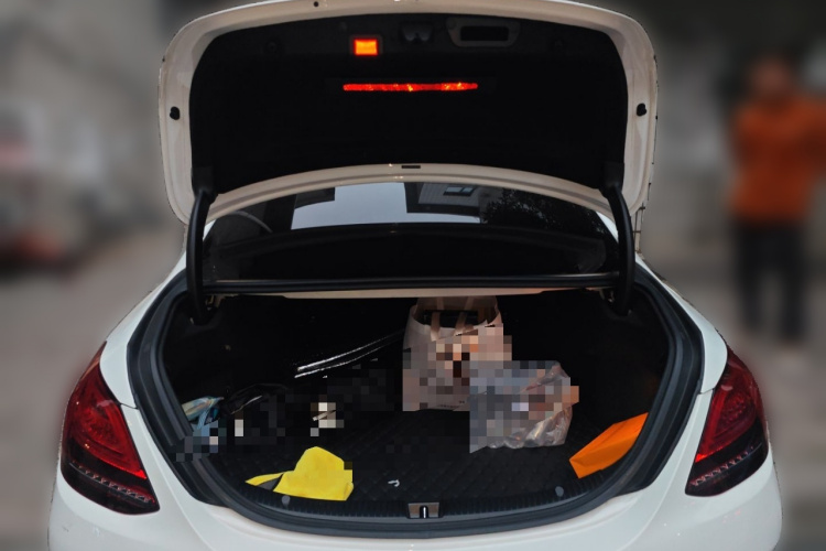 奔驰C级 2021款 C 200 L 时尚型运动版局部细节23