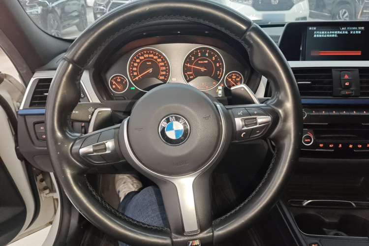宝马3系 2018款 320i M运动套装中控内饰13
