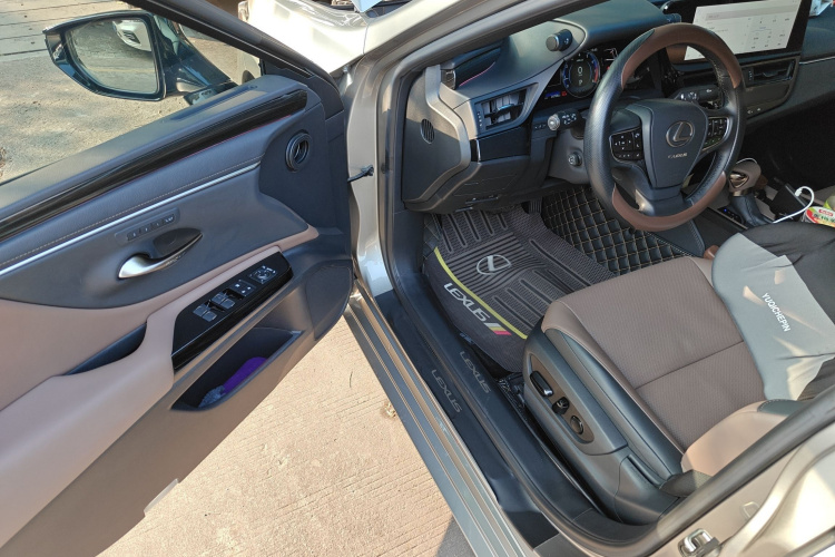 雷克萨斯ES 2024款 200 臻享版中控内饰20