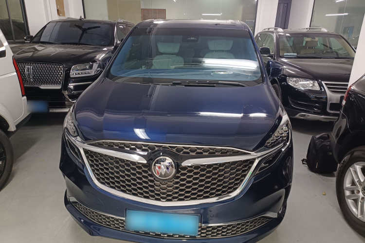 别克GL8 2020款 Avenir艾维亚 四座尊礼版车身外观2