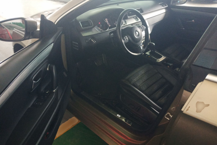 一汽-大众CC 2016款 1.8TSI 尊贵型中控内饰20
