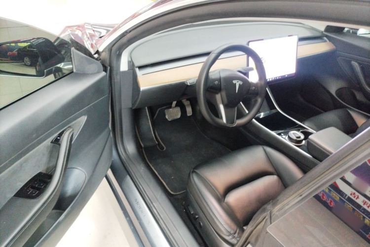 特斯拉 Model 3 2020款 标准续航后驱升级版中控内饰20