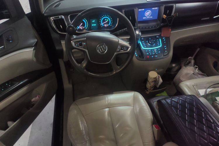 别克GL8 2013款 3.0L GT豪华商务豪雅版局部细节13