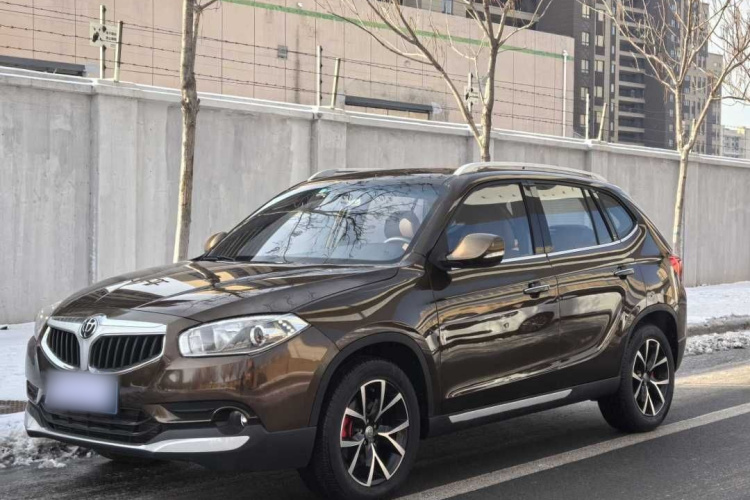 中华V5 2016款 1.5T 自动两驱智能型车身外观6004