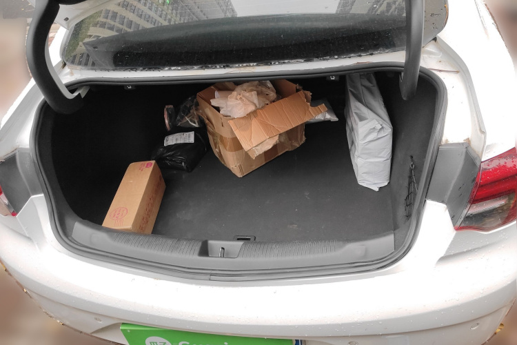 别克 君威 2017款 20T 豪华型中控内饰23