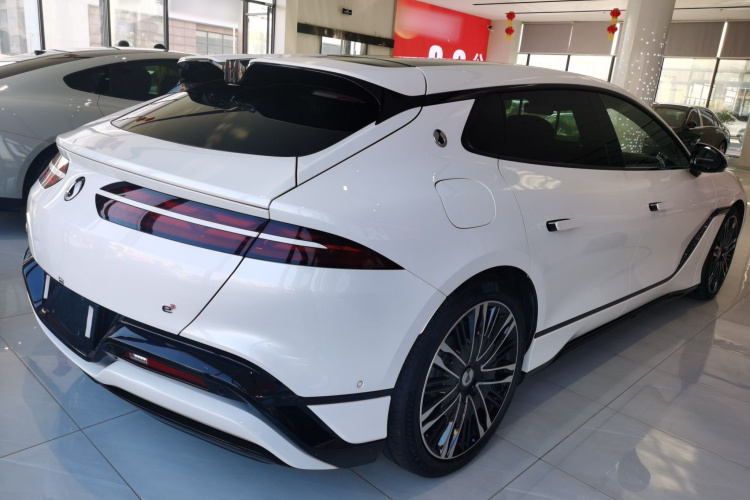 腾势Z9GT 2024款 1100四驱Ultra版车身外观7