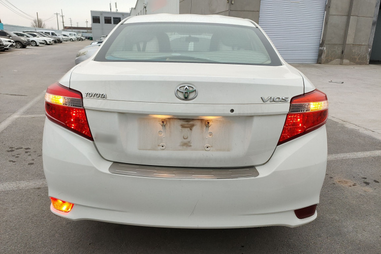 丰田 威驰 2014款 1.3L 自动型尚版车身外观6