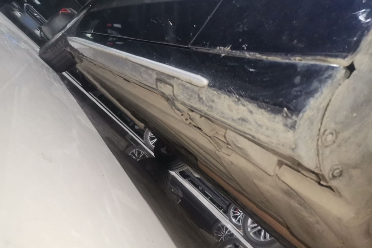 奔驰C级 2020款 改款 C 200 L 时尚型运动版局部细节9001