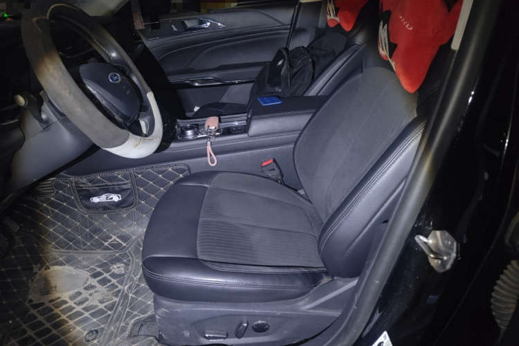 福特 金牛座 2019款 EcoBoost 245 悦享版中控内饰19