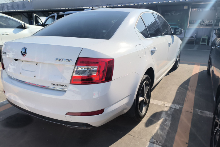 斯柯达 明锐 2016款 1.6L 手动智行版车身外观9