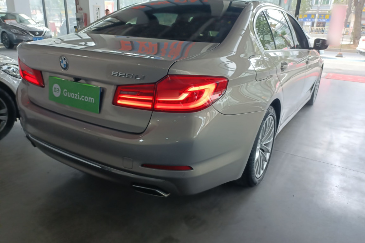 宝马5系 2020款 525Li 豪华套装车身外观7