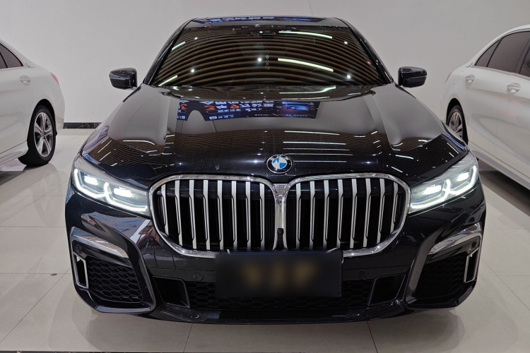 宝马7系 2019款 740Li 领先型 M运动套装车身外观2