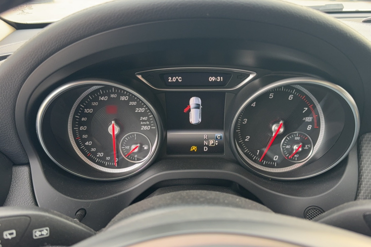 奔驰GLA 2017款 GLA 200 时尚型局部细节14