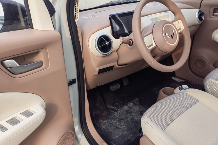 五菱汽车 宏光MINIEV 2025款 四门版 进阶款中控内饰7003