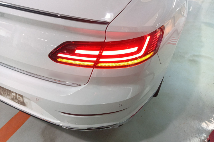 一汽-大众CC 2023款 380TSI 夺目版车身外观9