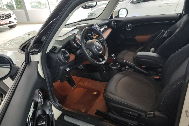 MINI 2019款 1.5T ONE PLUS局部细节19