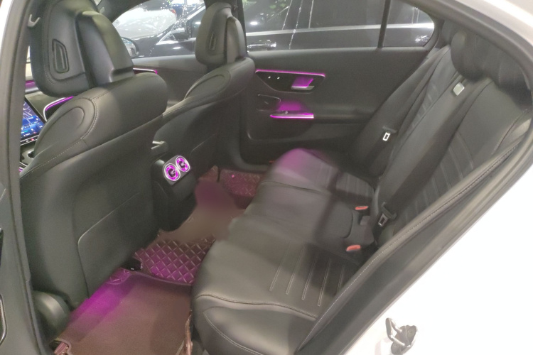 奔驰C级 2023款 C 260 L 运动版中控内饰7004