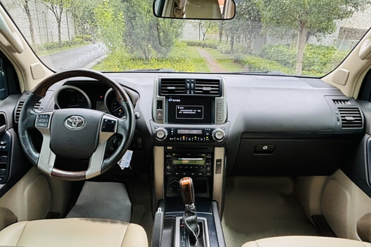 丰田 普拉多（平行进口）中控内饰7003