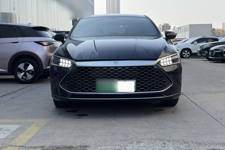 比亚迪 秦PLUS 2024款 荣耀版 DM-i 55KM领先型车身外观6002