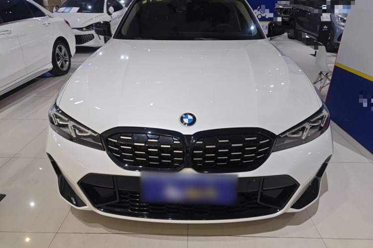 宝马3系 2024款 325Li M运动曜夜套装车身外观2