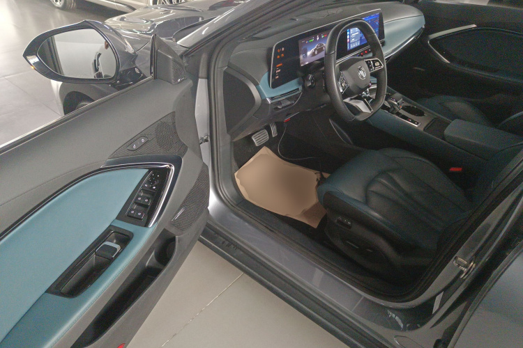 名爵 MG7 2023款 2.0T 自动Trophy+激擎耀世版中控内饰7003