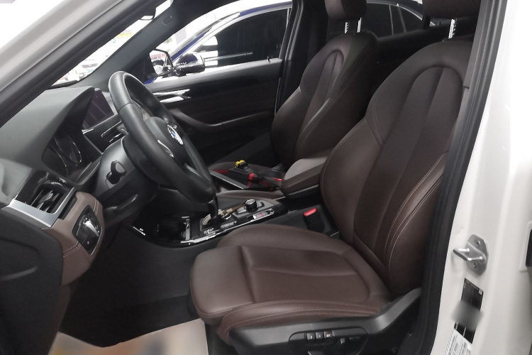 宝马X2 2020款 sDrive25i 领先型M运动套装局部细节19