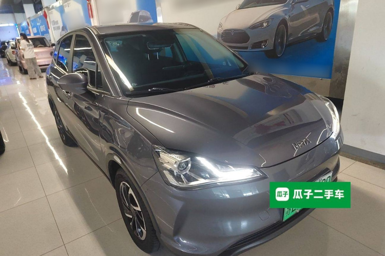 哪吒汽车 哪吒V 2022款 长续航行业定制版车身外观6002