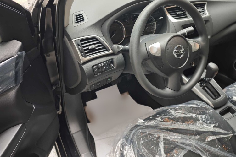 日产 轩逸 2024款 改款三 经典 1.6XE CVT舒适版中控内饰7002