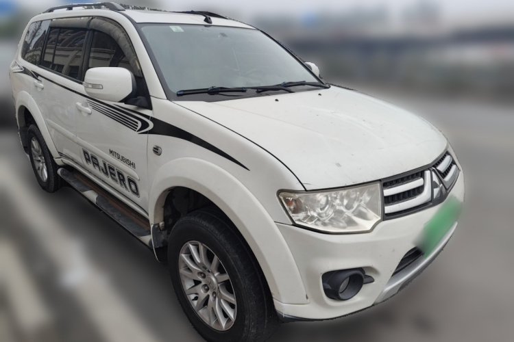 三菱 帕杰罗·劲畅 2013款 3.0L 自动两驱豪华版车身外观6002