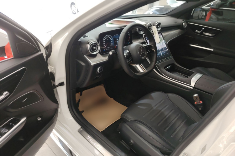 奔驰C级 2024款 改款 C 260 L 运动版中控内饰20