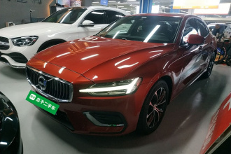 沃尔沃S60 2021款 T4 智逸豪华版