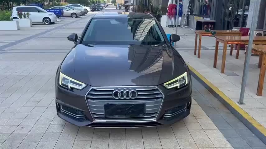 奥迪A4L 2018款 30周年年型 40 TFSI 时尚型实拍1