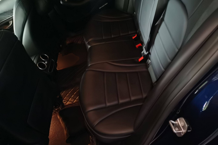 奔驰C级 2019款 改款 C 260 L 运动版中控内饰21