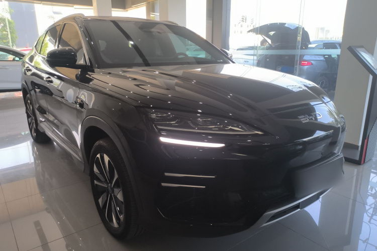 比亚迪 宋PLUS新能源 2025款 EV 智驾版 520km 尊贵型车身外观3