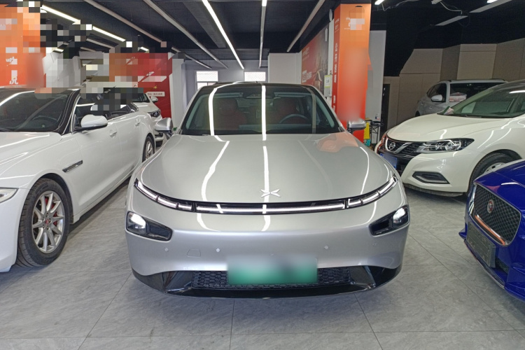 小鹏P7 2023款 P7i 702 Max车身外观2