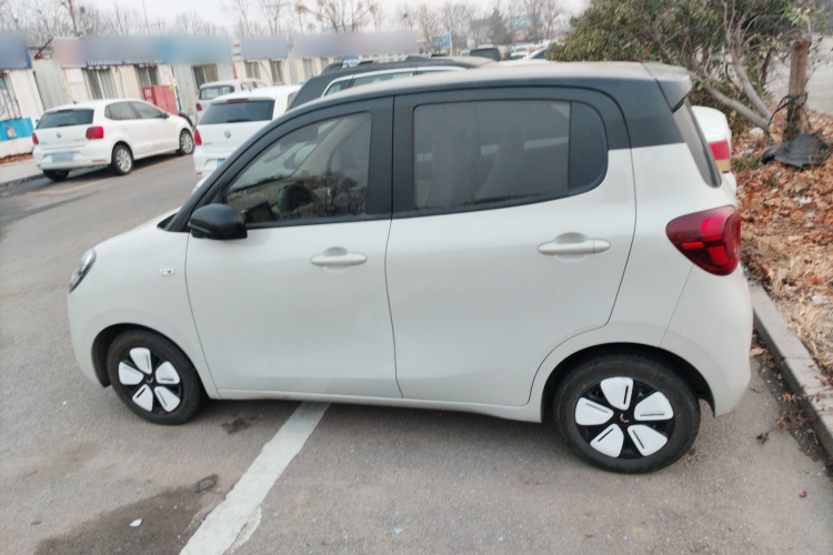 五菱汽车 宏光MINIEV 2025款 四门版 臻享+款车身外观4