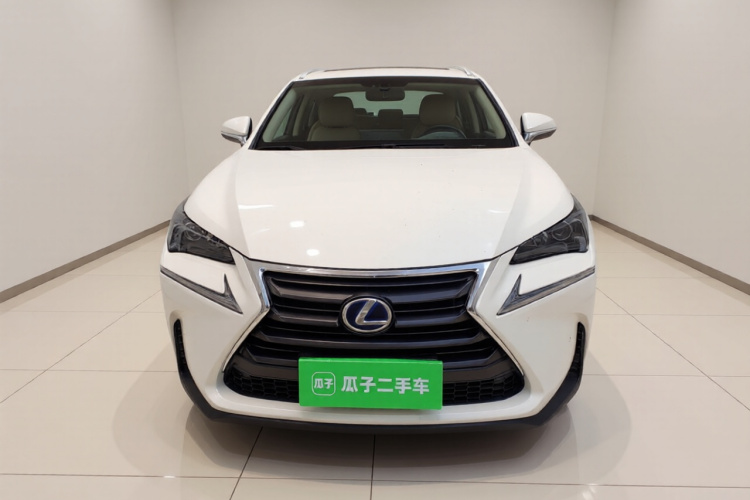 雷克萨斯NX 2015款 300h 前驱 锋尚版车身外观2