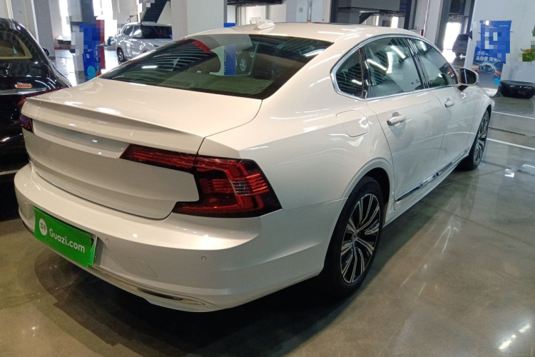 沃尔沃S90新能源 2022款 T8 E驱混动 智逸豪华版车身外观7