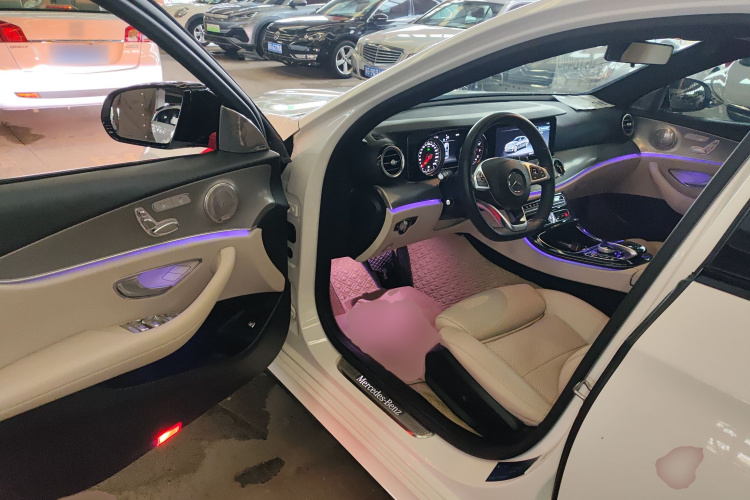 奔驰E级 2017款 E 200 运动型 4MATIC中控内饰7003