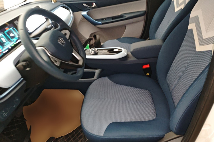 长安欧尚 奔奔E-Star 2022款 赏心版 多彩款 磷酸铁锂局部细节19