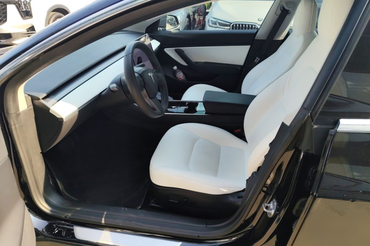 特斯拉 Model 3 2020款 标准续航后驱升级版中控内饰19