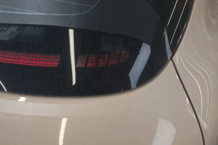 欧拉好猫 2023款 501km长续航 豪华型 三元锂车身外观9